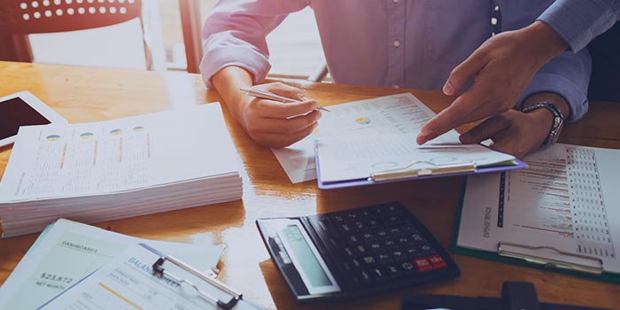 اصل تطابق هزینه (Expense principle)؛ چگونه هزینه‌های دوره‌ای را شناسایی کنیم؟